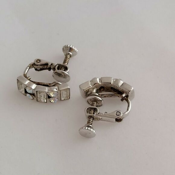 Vintage Napier Small & Dainty Rhinestone Earrings Screwback Huggie Estate - Picture 4 of 7